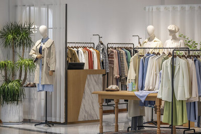 打造品牌服装专卖店的零售艺术 从产品陈列到顾客体验